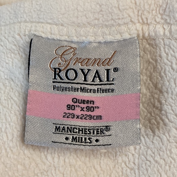 Grand Royal blanket. - Picture 2 of 4